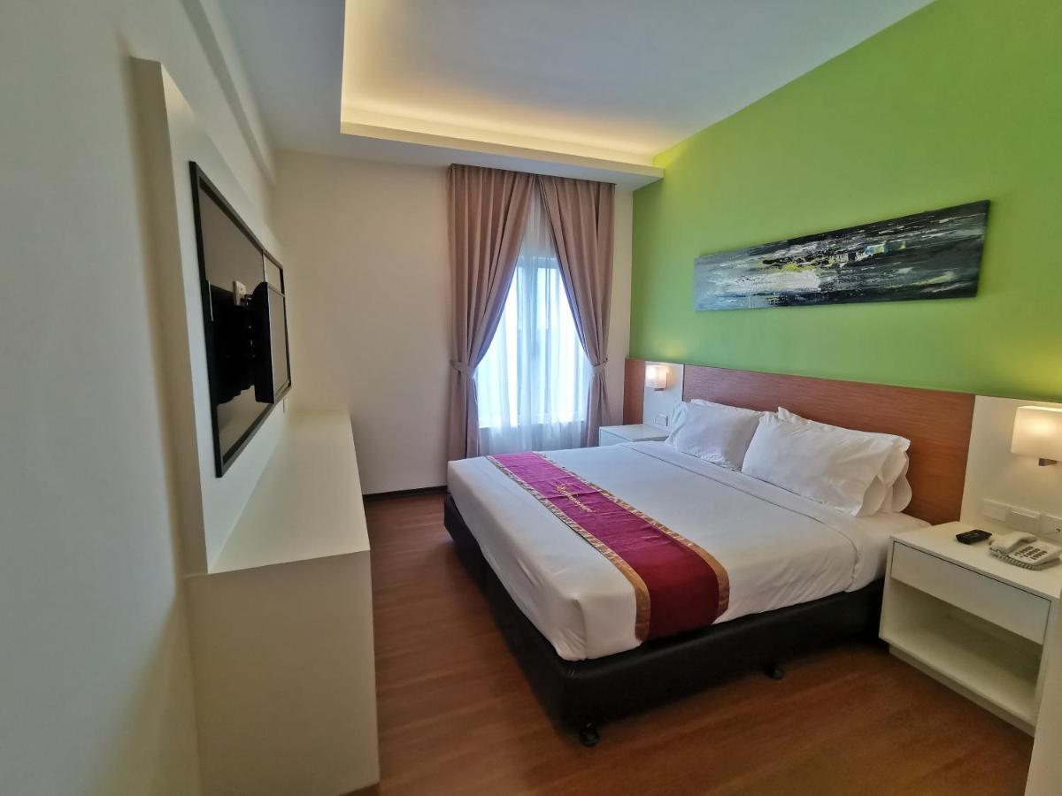 Amansari Hotel Desaru Buitenkant foto