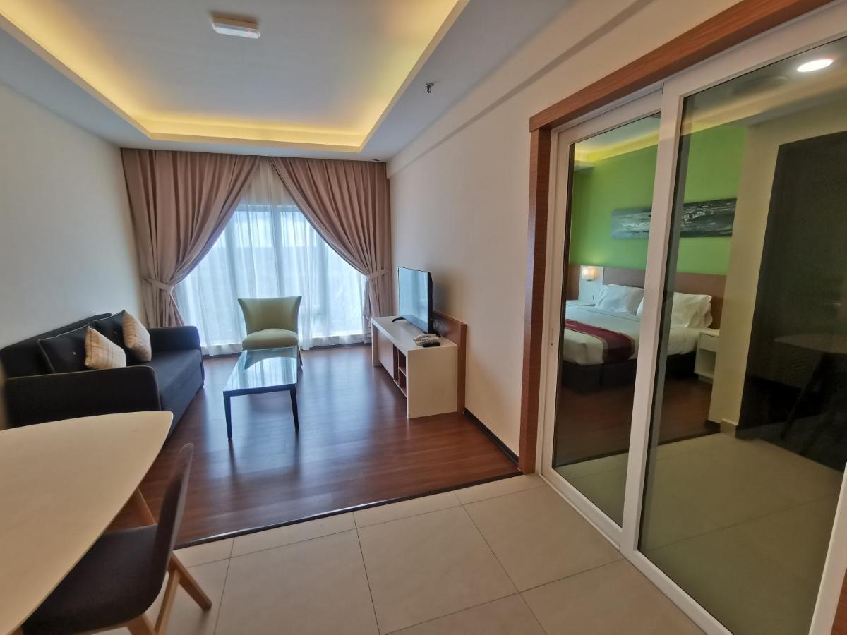 Amansari Hotel Desaru Buitenkant foto